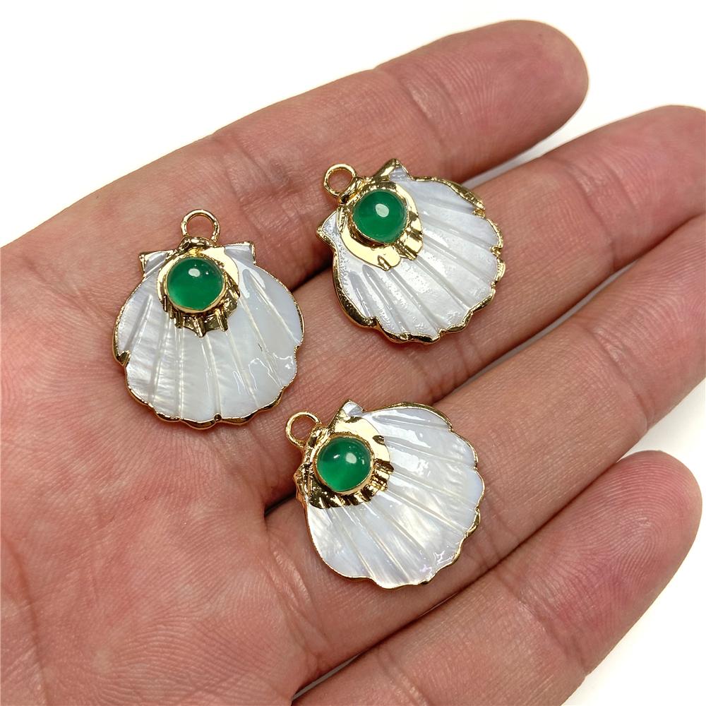 Scallop Shaped Shell Pendant With Natural Crystal Stone Inlaid With White Shell Pieces Jewelry Accessory Charm For Diy Necklace