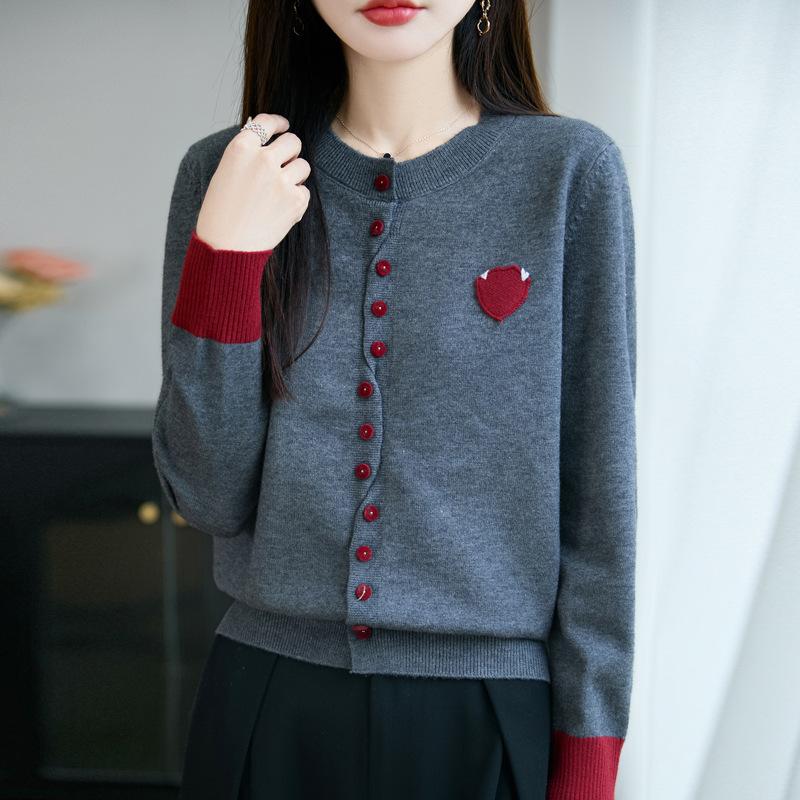 Early Autumn New Round-neck Knitted Sweater Cardigan Long-sleeved Women's Color-blocked Heart-shaped Patchwork Design Sweater