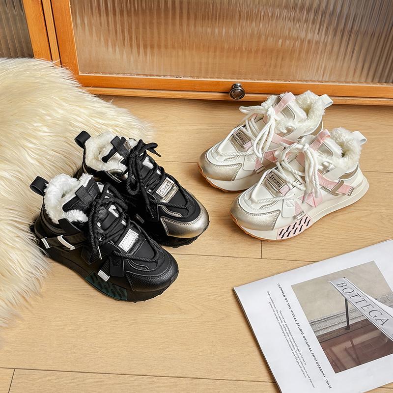 TUINANLE Women's Winter Sneakers Outdoor Anti-Slip Warm Plush Lined Running Shoes Casual Lace-Up Faux Leather Sports Shoes Plus Size for Female