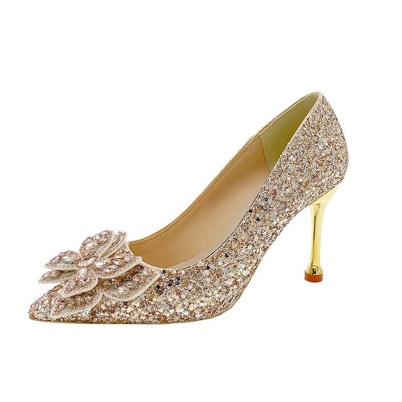 Large size Chinese wedding shoes bridal shoes new crystal sequined wedding show he thin heel pointed single shoes