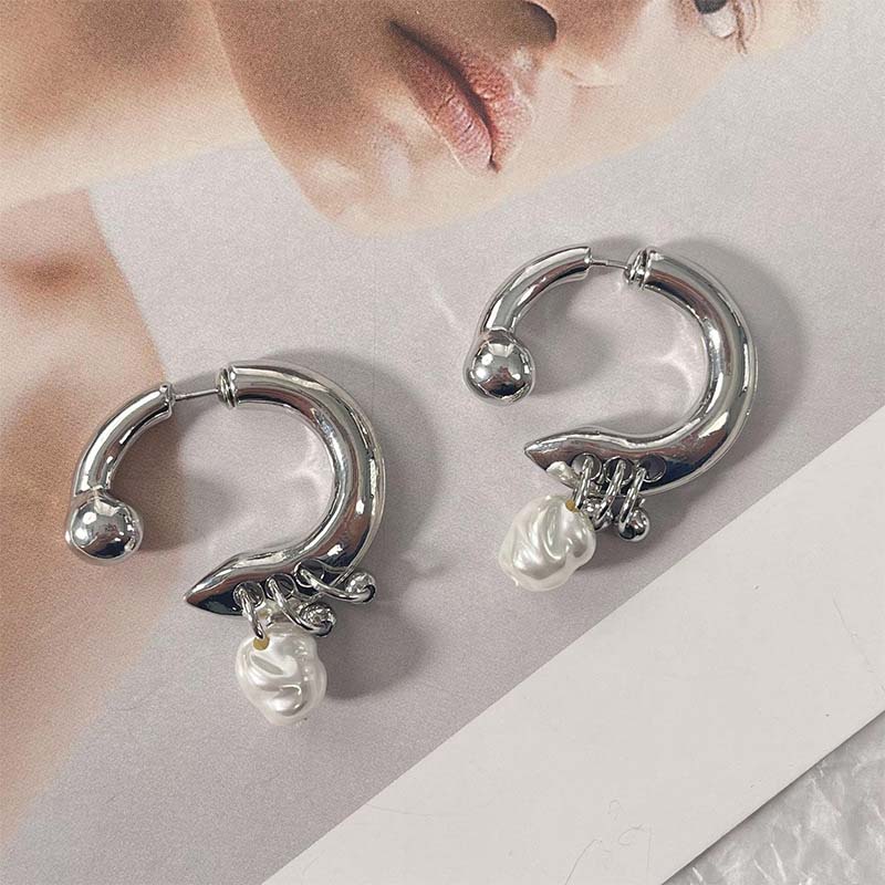 Punk Silver Color Pearl Tassel Drop Earrings for Women Exquisite Metal Geometric C-Shaped Dangle Earrings Jewelry Accessories