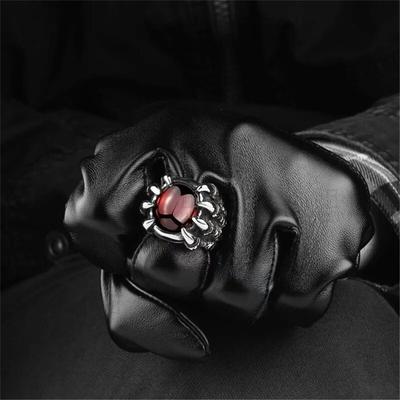 Anello da Uomo Moda Semplice Artiglio di Aragosta Occhi Retrò Punk Gotico Grande Zirconia Nera Rossa Marea Ins Hip-hop Nicchia Gioiello da Festa Regalo