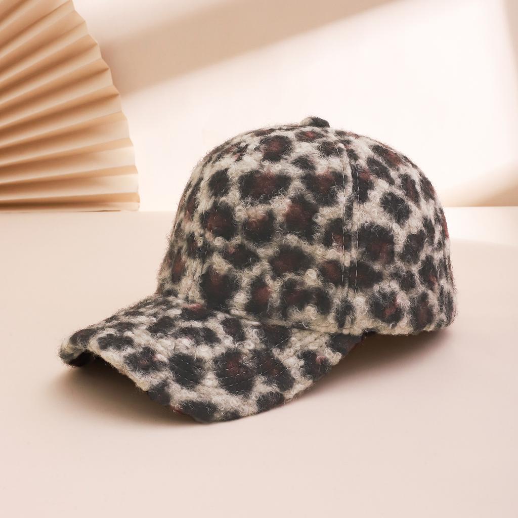 Fashionable and trendy Teddy roll leopard print baseball cap, adjustable autumn and winter outdoor travel plush baseball cap