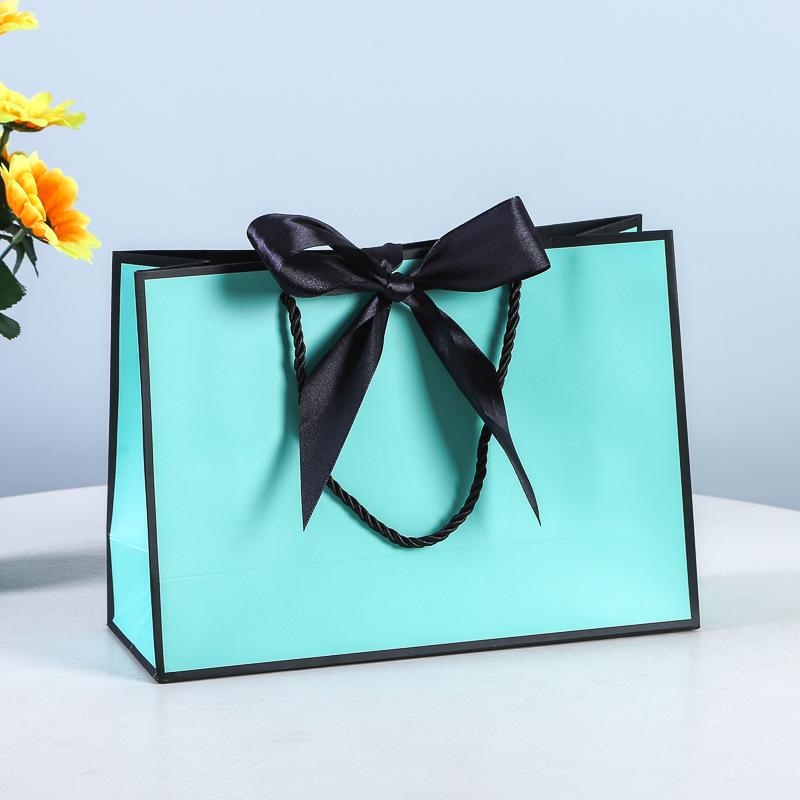 Bunte Band-Schleife Tragetasche - Quadratische Geschenktasche & Einkaufstasche mit individueller Logo-Option