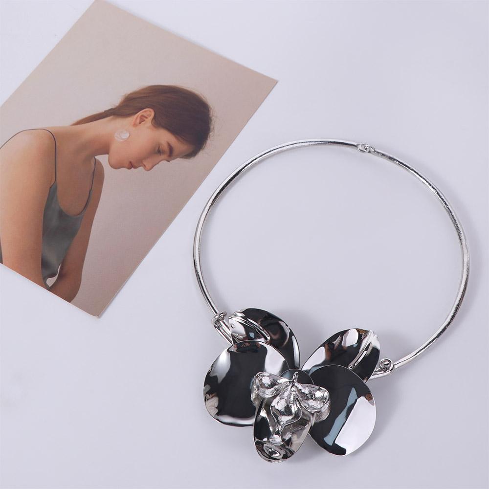 Zinc Zinc Alloy 3D Flowers Necklaces Oversize Exaggerated Choker Luxury Large Metal Flower Necklace  Women