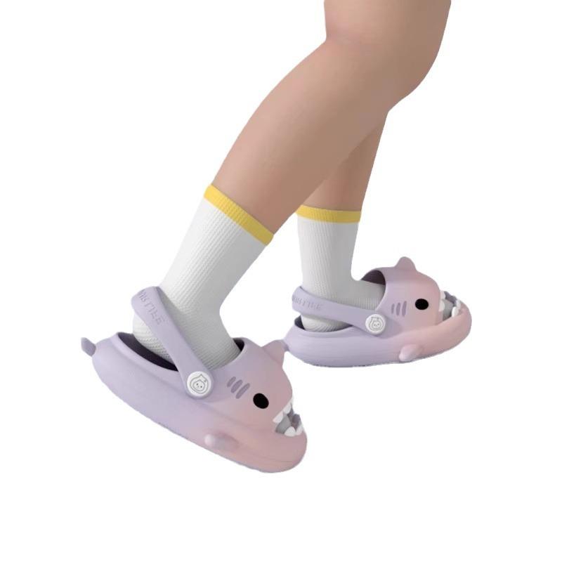 Fashion Shevalues 2025 New Shark Slippers For Kids Fashion Gradient Cartoon Sandals Boys Girls Outdoor EVA Beach Shoes Cute Shark Slides