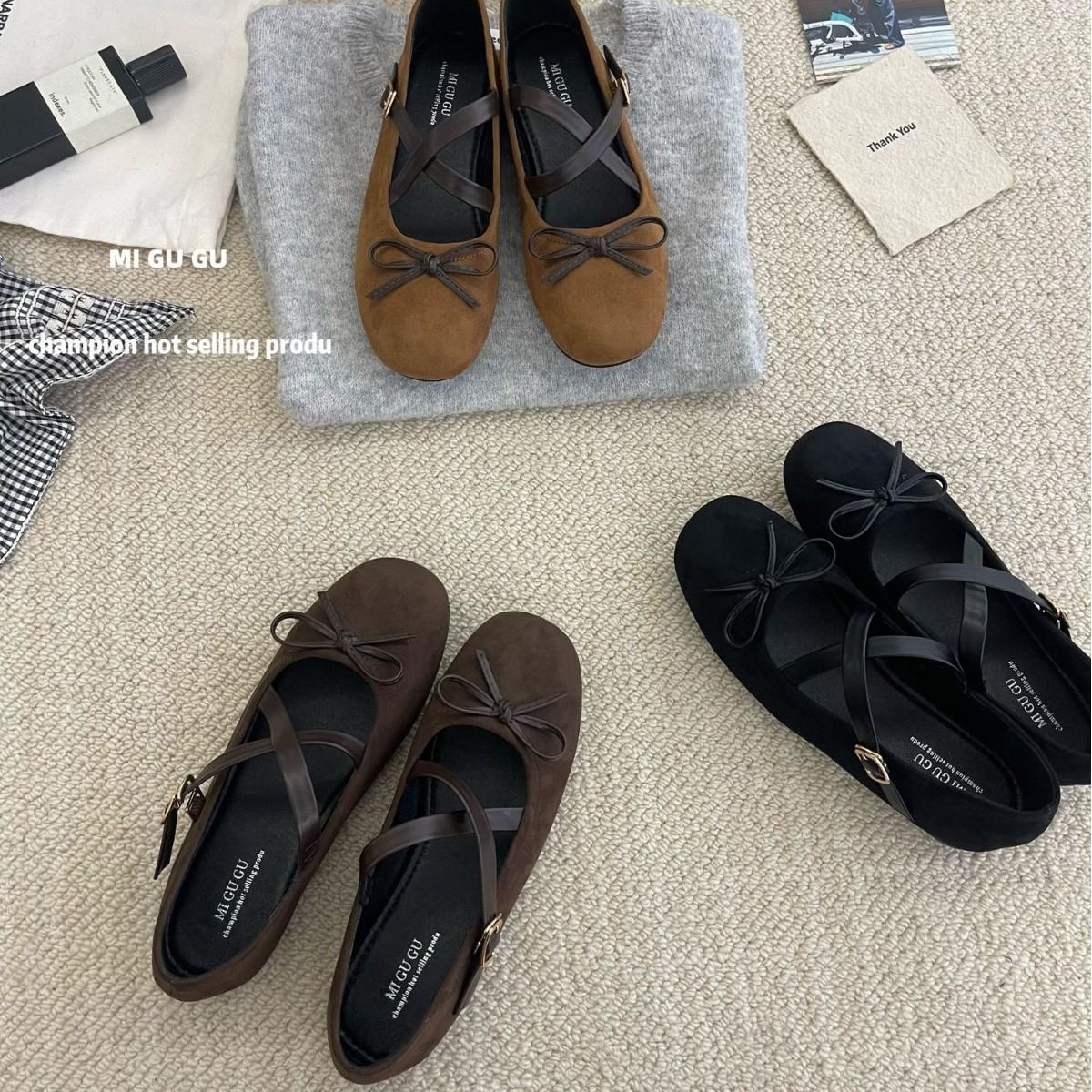 

2025 winter new round head suede soft bottom soft bottom cover foot suede versatile Doudou word with commuter women s shoes 39 темно-коричневого