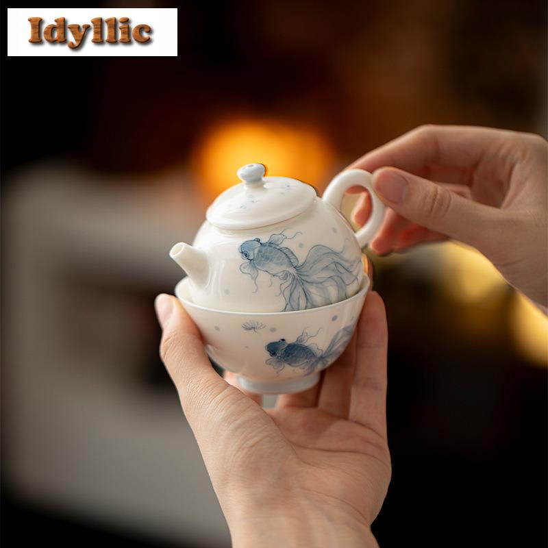 135ml Hand-painted Blue And White Goldfish Teapot Luxury Tea Infuser Pot Tea Maker Kettle With Strainer Drinkware Decoration