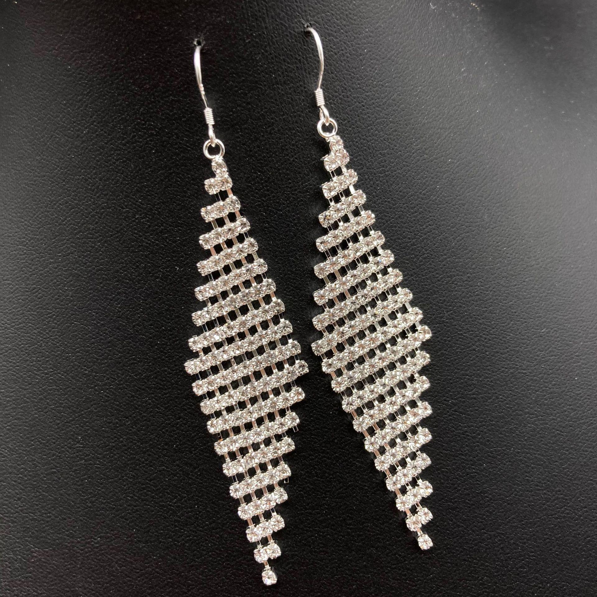 European Rhombus Metal Earrings for Wedding Banquets - Stylish and Trendy Jewelry