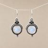 Regenbogen-Mondstein-Ohrringe aus 925er Sterlingsilber, Handgefertigte Boho-Hängeohrringe, Oxidierter Mondschmuck für Damen