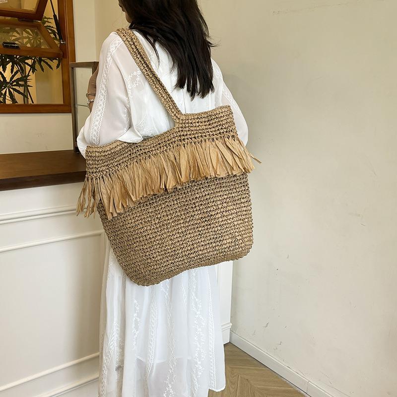 New Bohemian Summer Straw Bag Woven Tassel Large Capacity Tote Women's Shoulder Bag