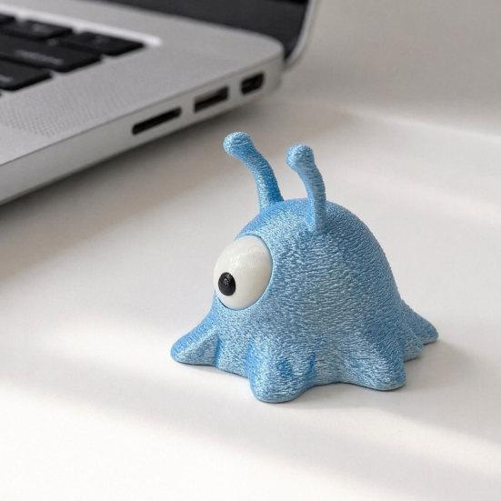 3D Printed One-Eyed Alien Ornament, One-Piece Molding Alien Figure with Flashing Blue Pearlescent Texture, Desktop Decoration