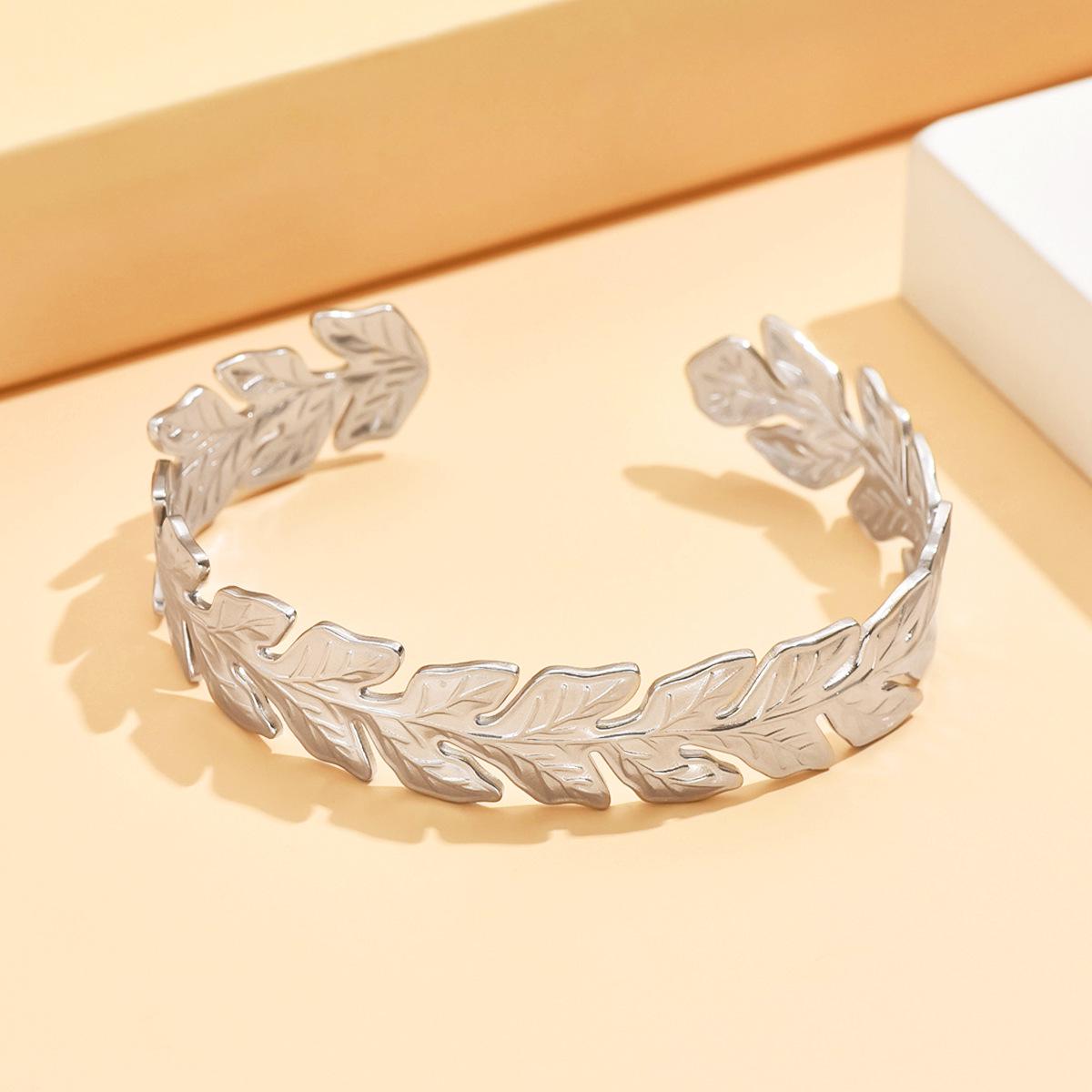 Elegant 18K Gold Stainless Steel Leaf Cuff Bracelet