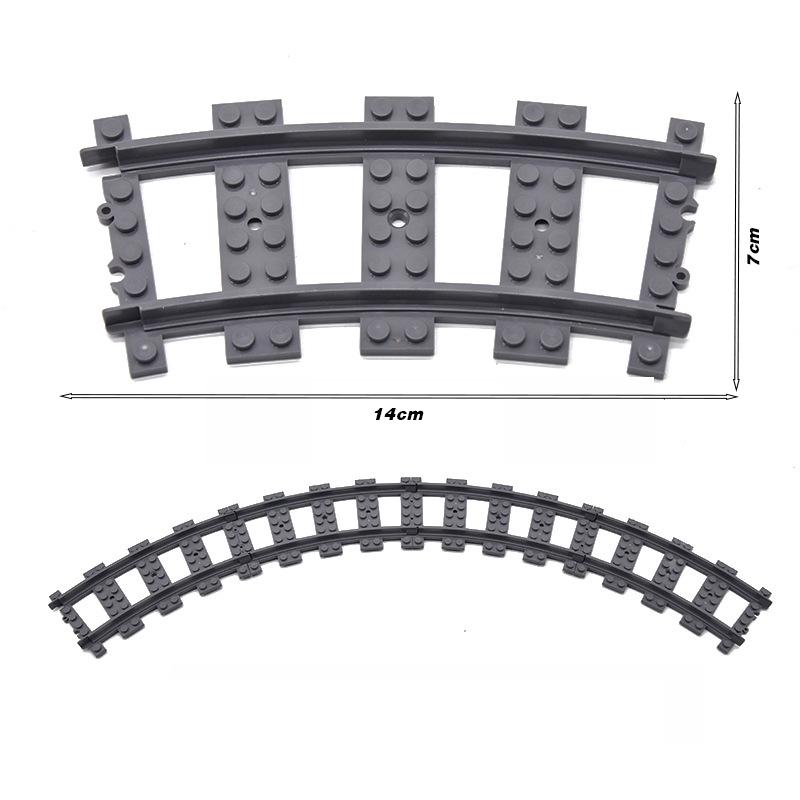 Şehir Yaratıcı Trenler Esnek Raylar Çatallı Düz Eğri Raylar Makas Yapı Taşı Tuğlalar Çocuklar İçin Yüksek Teknolojili Oyuncaklar