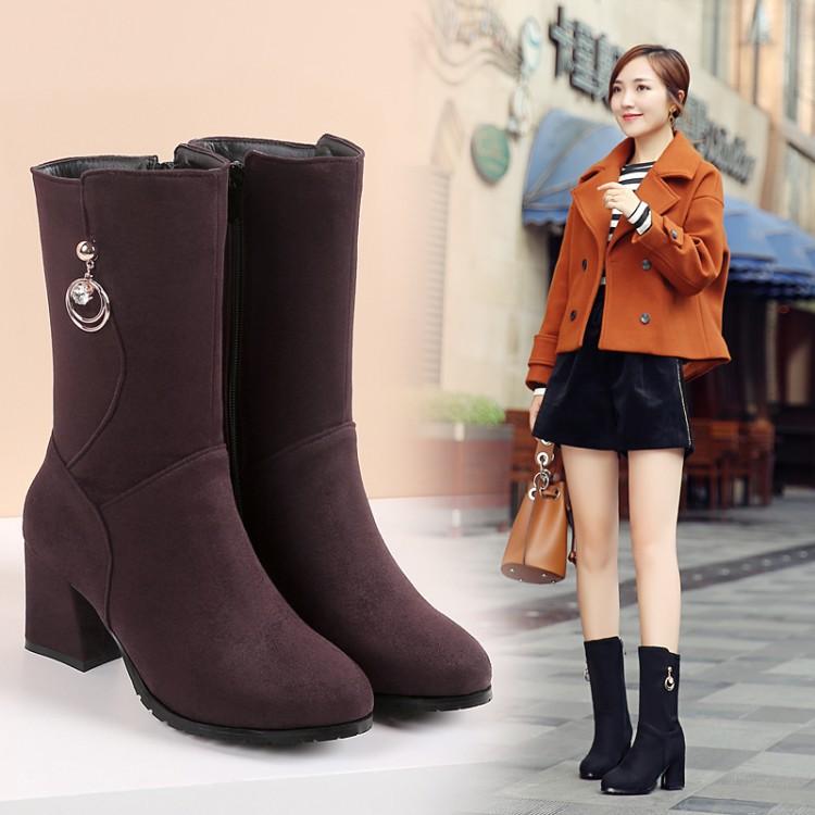 

Новые модные ботинки на толстом каблуке