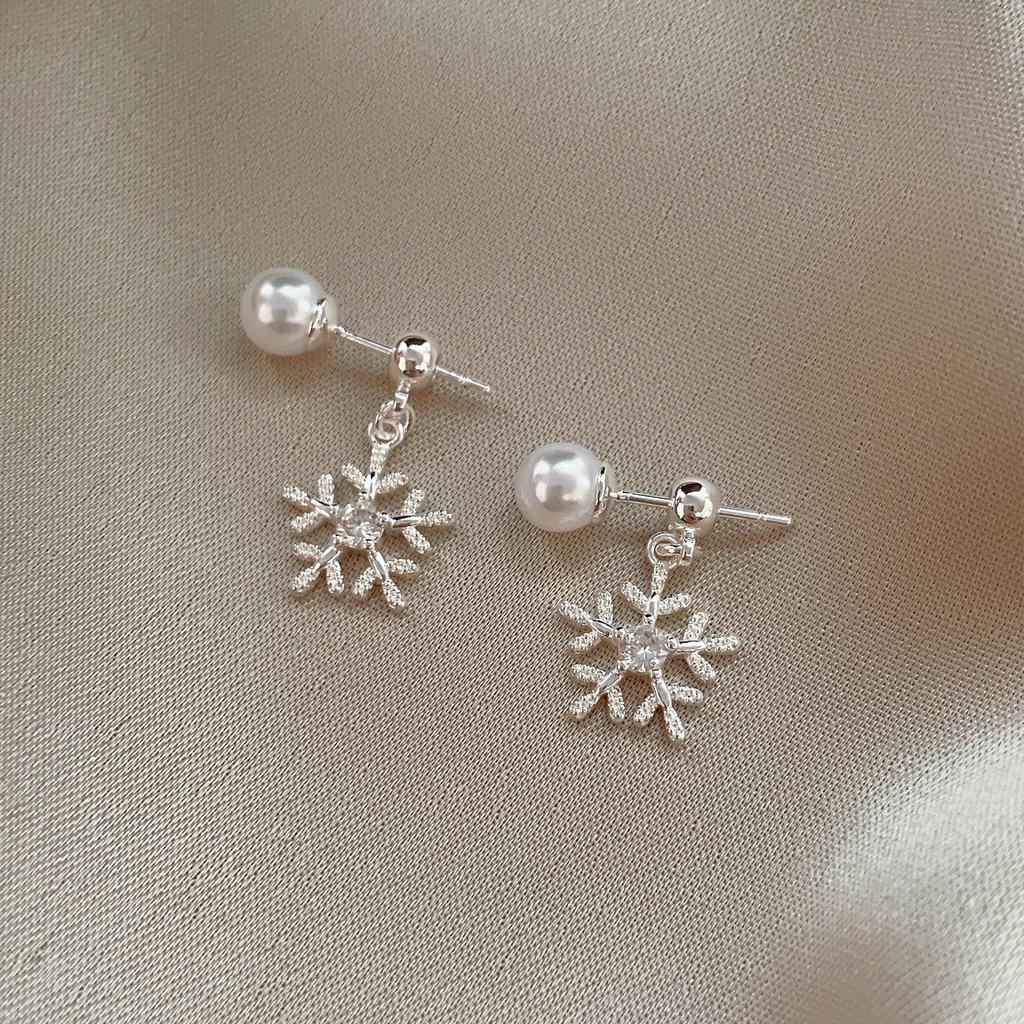 Silver needle inlaid zircon snowflake pearl stud earrings exquisite niche temperament versatile earrings earrings