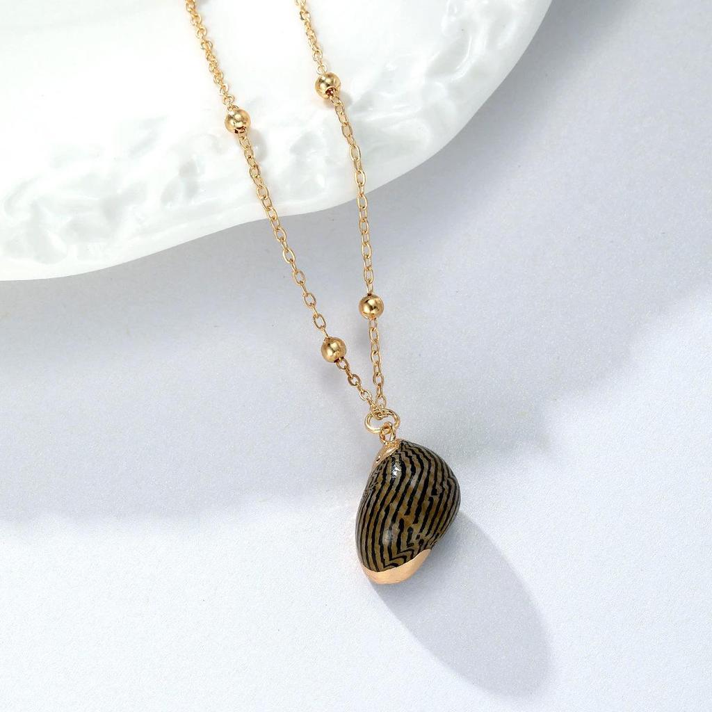 Gold-Edged Seashell Conch Pendant Necklace - Natural Beach Vintage Women's Jewelry