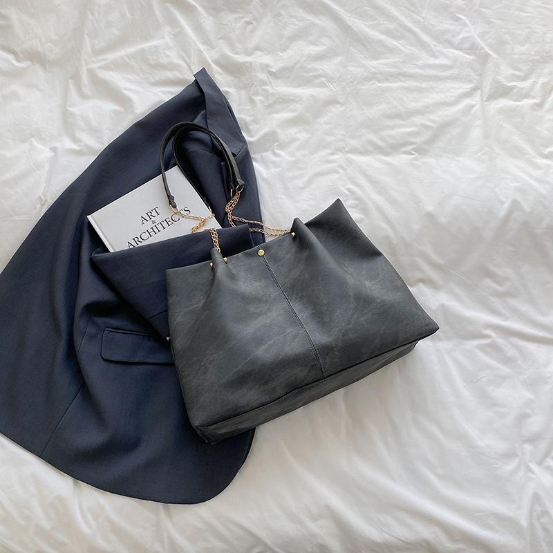 2025 new European and American retro soft leather handbag bag women's large-capacity simple shoulder bag solid color tote bag