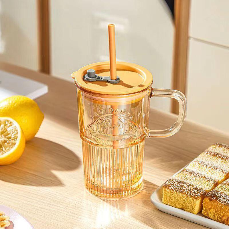 Glaswasserbecher mit Panda-Prägung und Henkel, Saftbecher, Haushaltskaffee- und Milchteebecher mit Deckel und Strohhalmbecher