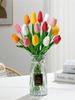 Ein Set aus 6 künstlichen Tulpen, geeignet für die Heimdekoration, Schreibtischblumen-Dekoration zum Jahrestag, Realistische falsche Tulpenblumen (Vase nicht enthalten)