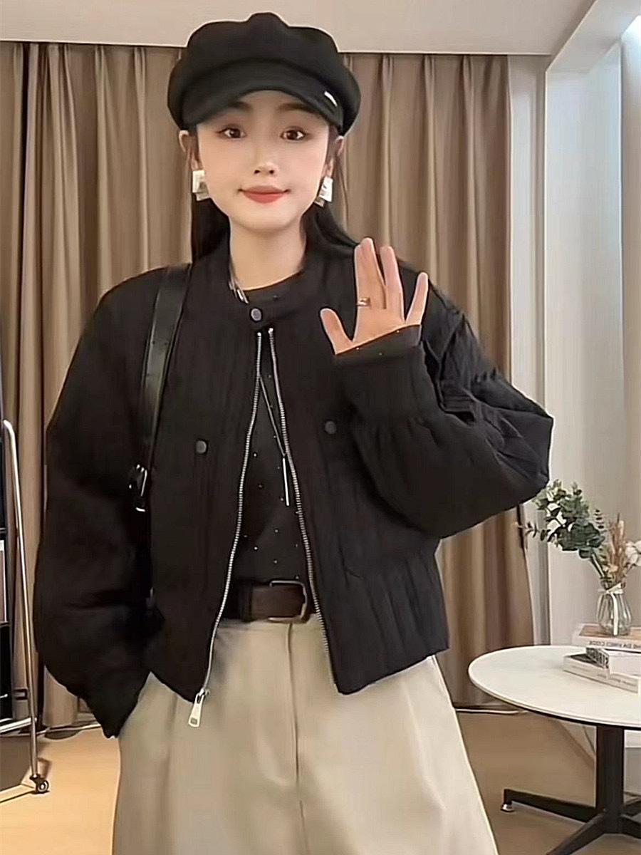 

Short stand-up collar, large pocket, light and thin cotton-padded jacket for women s 2025 autumn and winter new loose and fashionable small cotton M чёрный