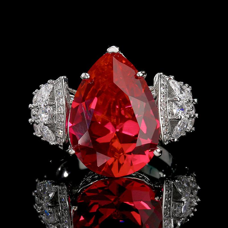 Schmuckring Schmuck Eingelegt mit rotem und blauem Korund Stil Damenöffnung, High-End-Luxus