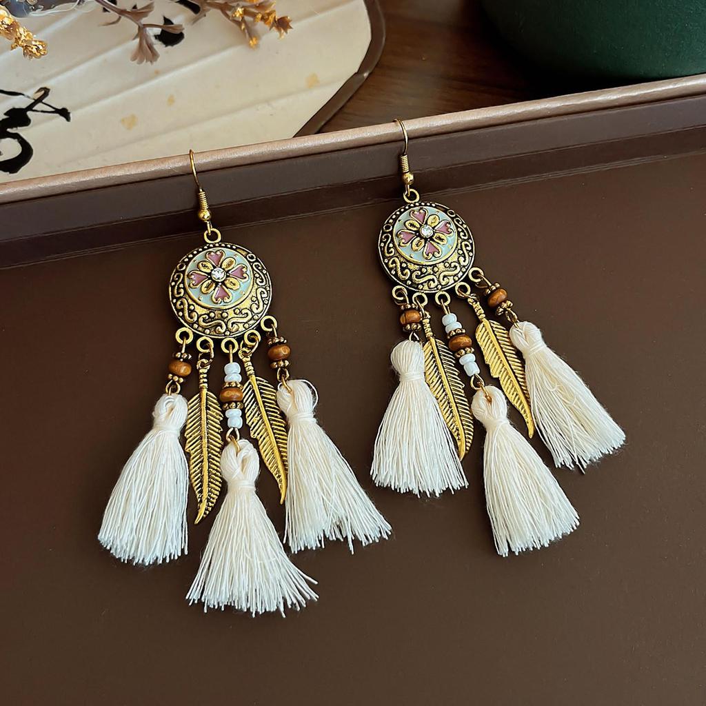 Dopamine Flower Ear Hooks: Holiday-Style, No Piercing, Cute Seaside Earrings for Women