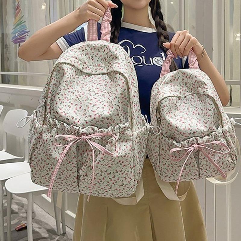 New fresh, sweet and cute little flower backpack, lightweight spring outing for junior and high school students, and large-capacity backpack.