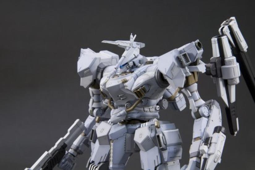 Kotobukiya Armored Core Aspina White Glint ARMORED CORE 4 Scale Plastic Kit Ver. 1/72