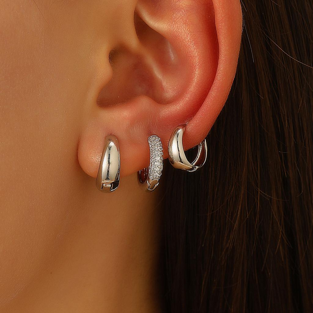 Cross-border Simple Earrings, High-end Niche Men's and Women's European and American Alloy Earrings, Personalized Temperament, Rock Punk Earrings.