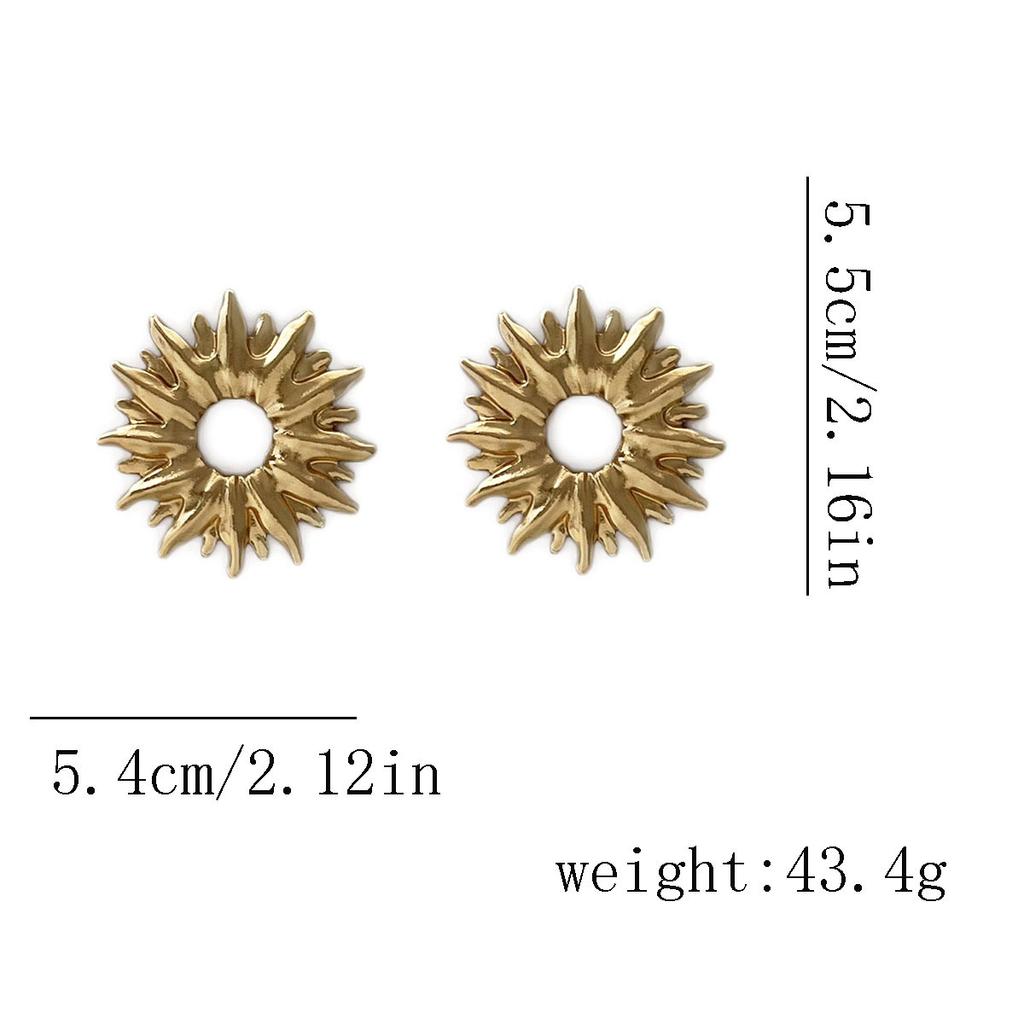 stylish simple retro cold wind alloy three-dimensional hollow sunflower earrings, versatile daily women
