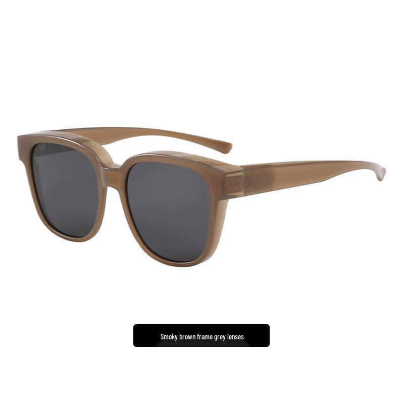 Stylish UV Protection Polarized Clip-On Sunglasses for Women - Large Frame & Color-Changing, Compatible with Myopia Glasses