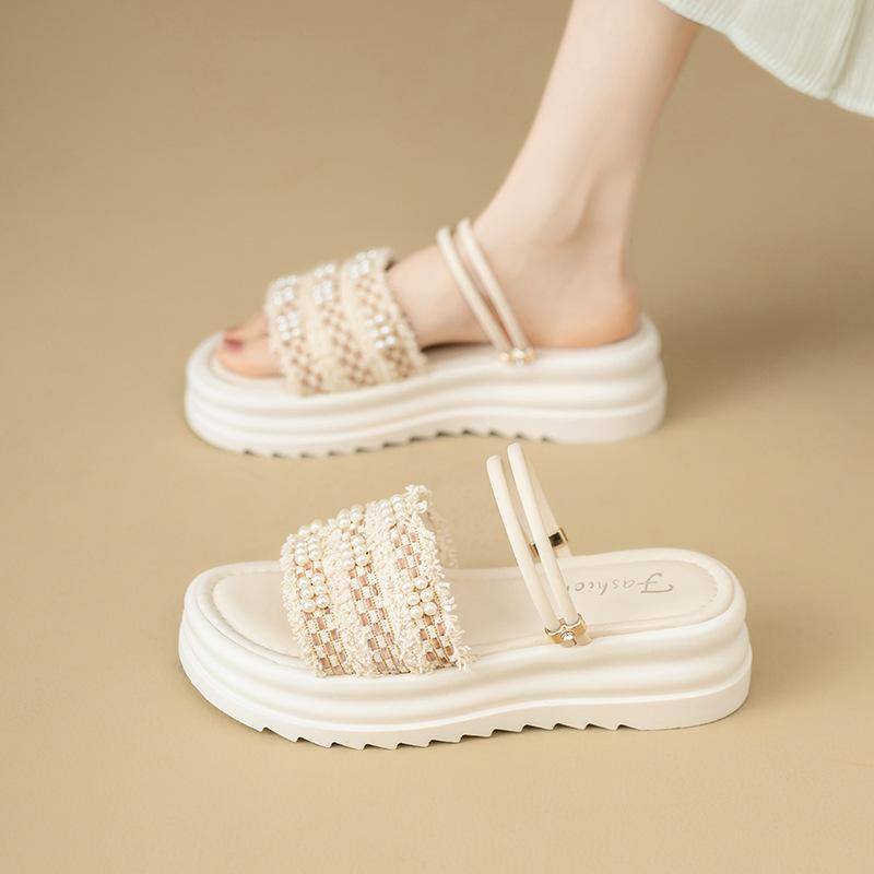 

2025 summer new fairy xiaoxiangfeng slippers female tide outer wear one-word soft bottom light sandals thick bottom 40 бежевый