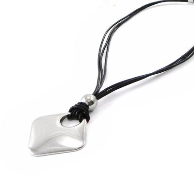 [I6252] - Κολιέ ατσάλινο 'Χορογραφία' ασημί - 30x30 mm