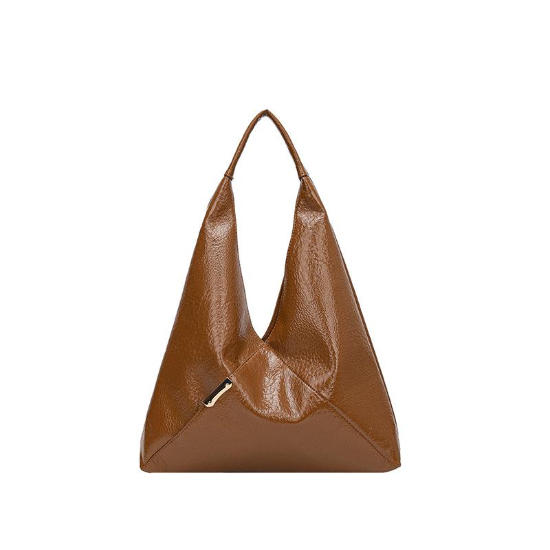 A Hand-held Triangular Underarm Bag Simple Fashionable Individual and Stylish Single-shoulder Bag