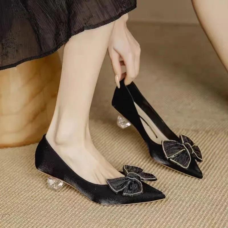 

Fashion Elegant Woman Heeled Shoes Summer Slip on Shallow Women s Pumps Novelty Butterfly-knot Pointed Toe Med Heel Versatile Dress Shoe 40