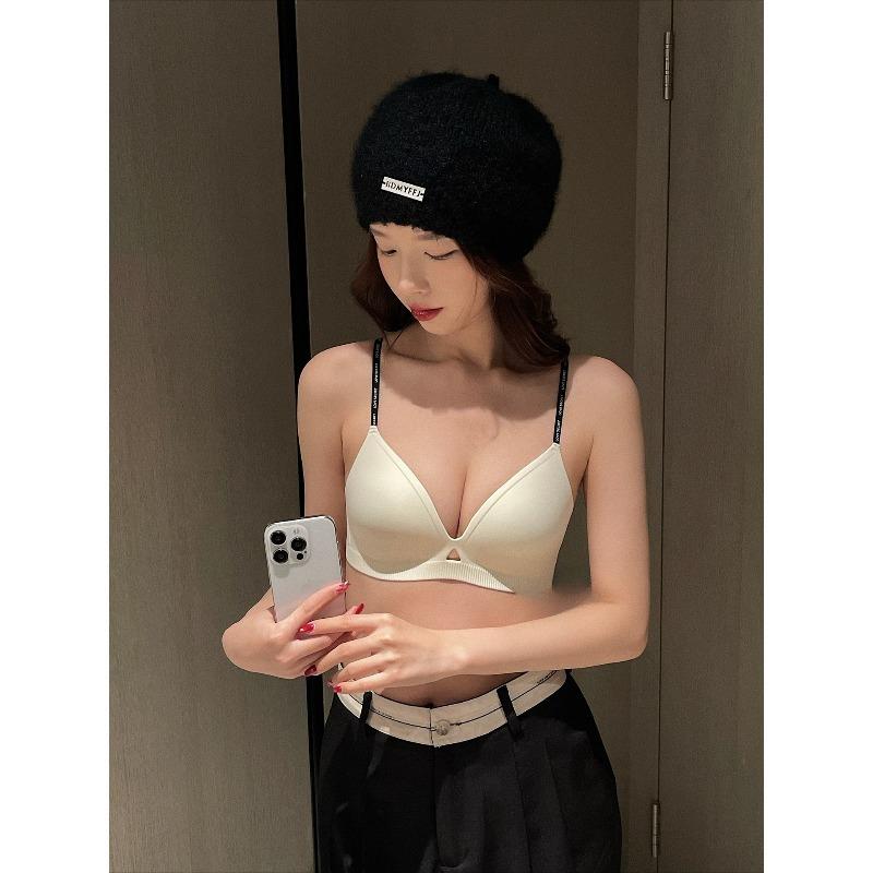 

Girl Spring Summer Sexy Fashion Letter Thin Shoulder Belt Small Bosoms Gather To Show Big No Underwire Underwear 38/85AB молоко, білий колір