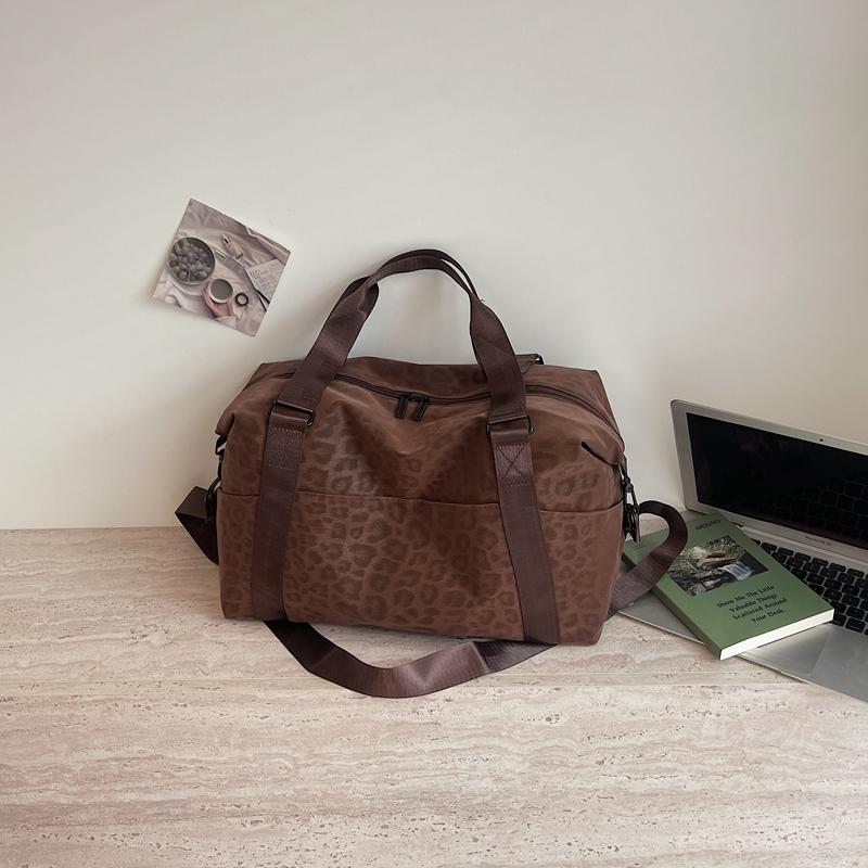 Large Capacity Short Distance Travel Bag Women's Lightweight Outdoor Luggage Storage Leopard Print Gym Bag