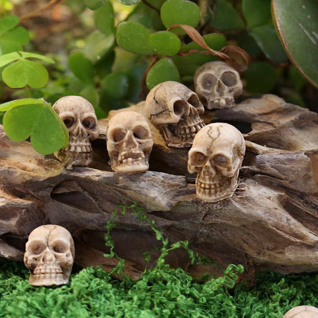 20pcs Small Skulls Horror Atmosphere Decorative Statues, Mini Skull Ornaments, Halloween Holiday Horror Decoration Props