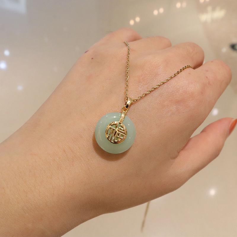 

Женское ретро ожерелье с пряжкой Мир : Роскошный дизайн и универсальный подвес для стильного, атмосферного образа зелёный