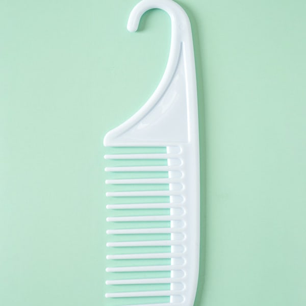 Peanuts_Hanging Ax Comb