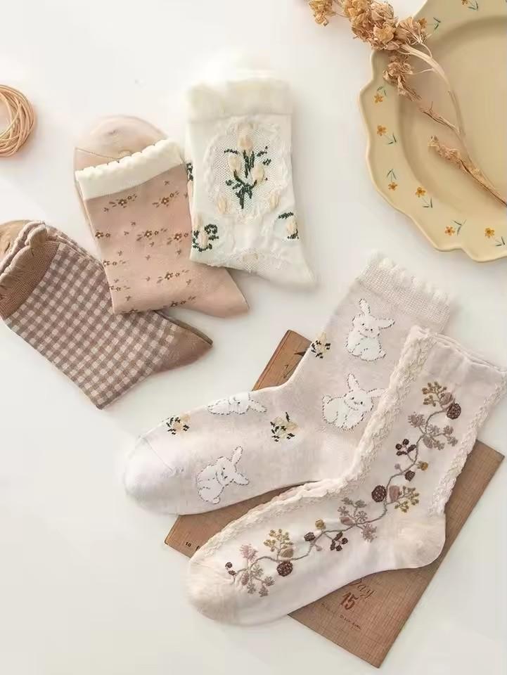5 Paar Damen Cartoon Bedruckte Mittelhohe Socken Retro Blumenmuster Tiermuster Bequeme Schweißabsorbierende Atmungsaktive Freizeitsocken