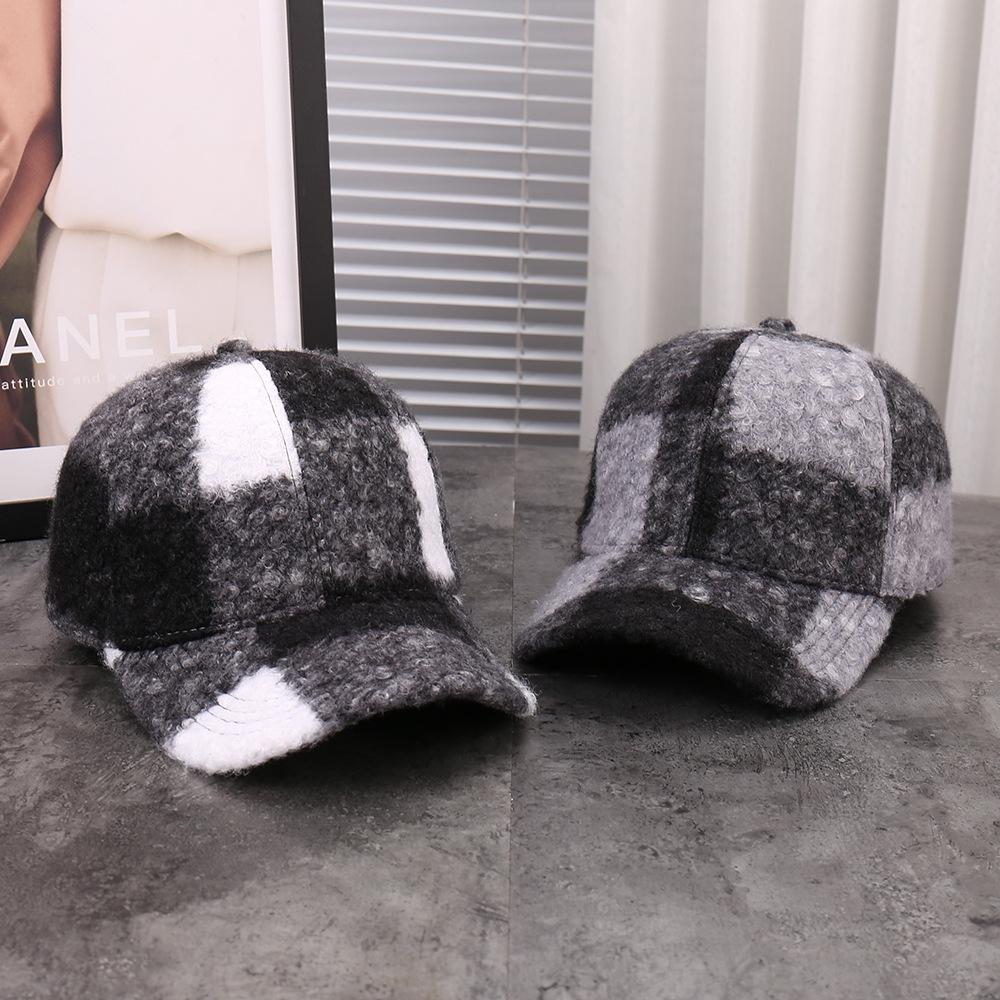 Early autumn new fashion color matching simple and versatile decorative baseball cap warm and comfortable windproof face small visor