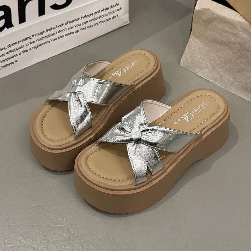 Internet celebrity cross platform cool slippers women summer wear 2025 new fairy style with skirt casual beach sandals