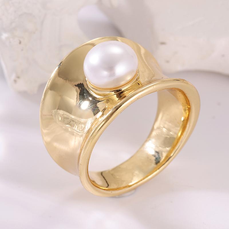 Minimalist Inlaid Imitation Pearl Women's Ring Sparkling Gold Color Geometry Daily Wear Party Jewelry Anniversary Gift