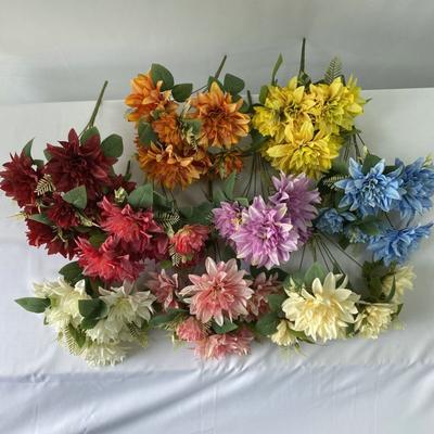 Decoración para el hogar
– Flores y coronas decorativas