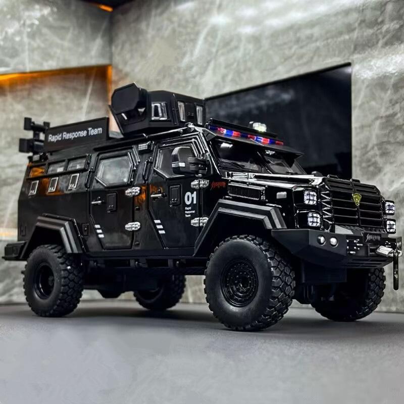 1:32 Alloy Sword Toothed Tiger Explosion Proof Car Model Diecast Metal Armored Off-road Vehicles Car Model Sound Light Kids Toys