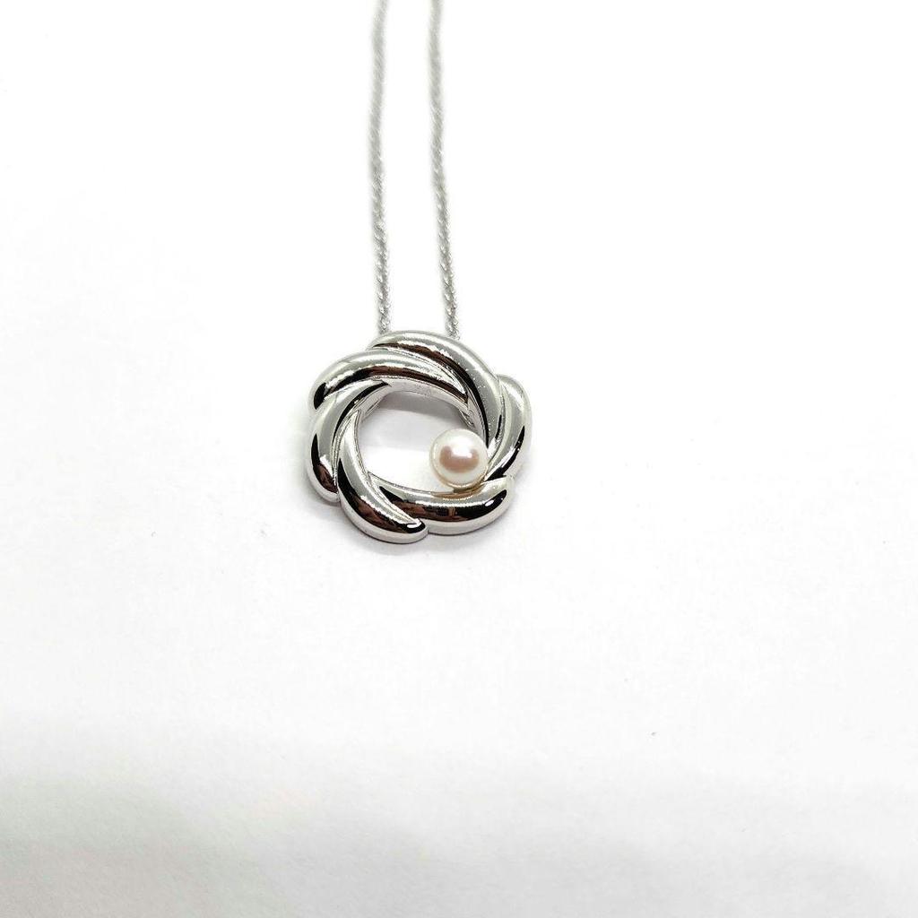 Used TASAKI pendant silver pearl