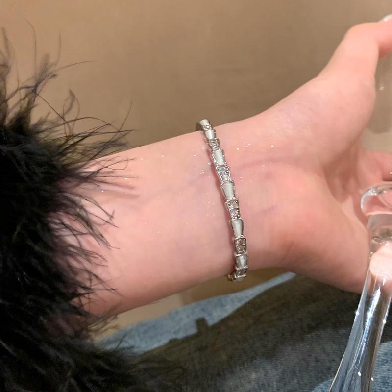 Zirconia Trapezoid Bracelet for Women: High-End Sparkling, Versatile, Exquisite, Stackable Hand Jewelry for Best Friends