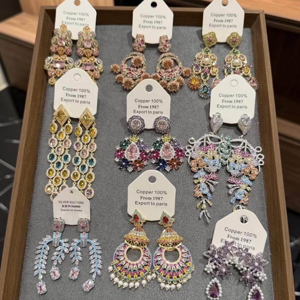 Orecchini Vintage a Forma di Pera con Perle e Intarsi di Diamanti - Stile Retrò, Lusso Leggero, Design di Alta Gamma